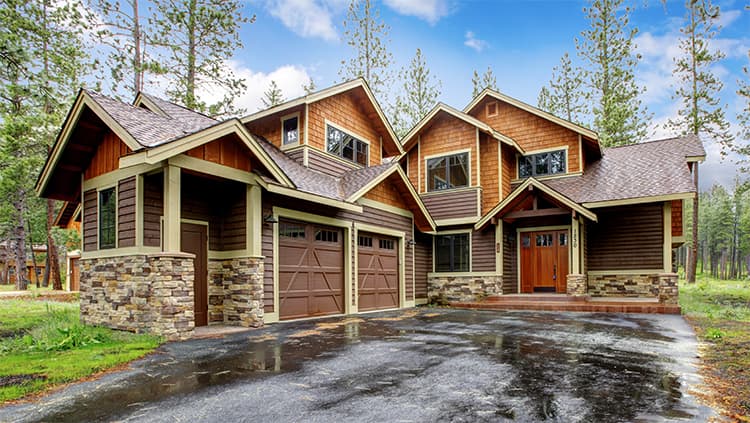 A craftsman-style home among the pines in the Klamath Basin